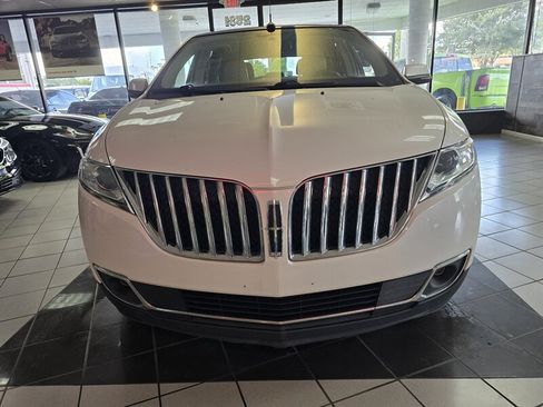 Used 2014 Lincoln MKX AWD w/ Equipment Group 102A image 2