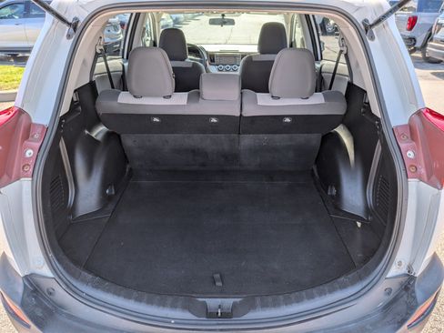Used 2013 Toyota RAV4 LE FWD image 17
