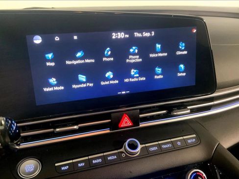 Used 2025 Hyundai Elantra SEL FWD image 6