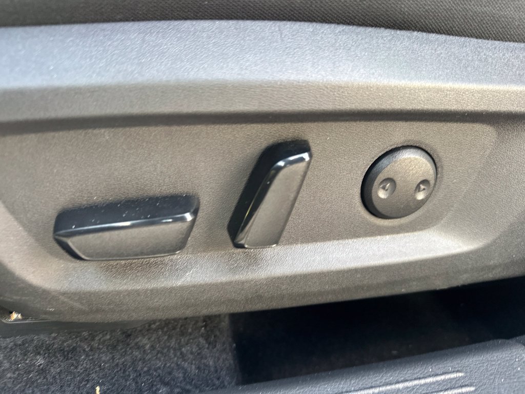 Certified 2025 Nissan Rogue SV AWD/4WD image 11