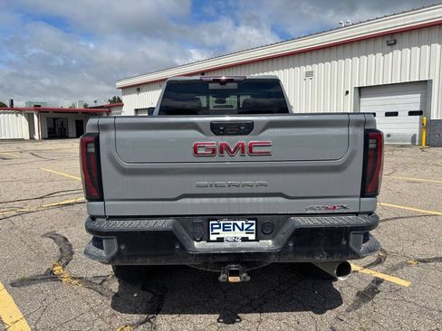 Used 2024 GMC Sierra 2500 AT4X AWD/4WD image 5