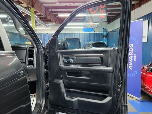 Used 2018 RAM 2500 Laramie w/ Sport Appearance Group image 13