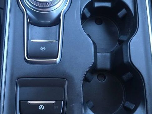 Certified 2024 Ford Edge SE w/ Black Appearance Package image 36