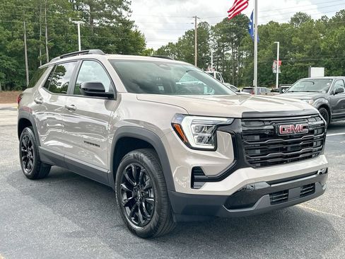 Used 2026 GMC Terrain Elevation w/ Elevation Premium Package FWD image 2