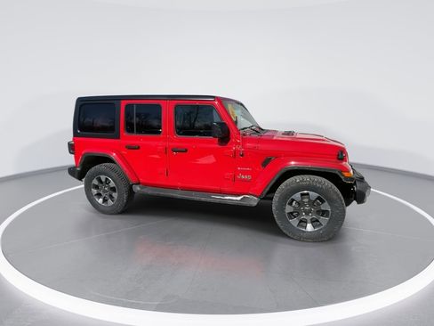 Used 2022 Jeep Wrangler Unlimited Sahara w/ Cold Weather Group image 24