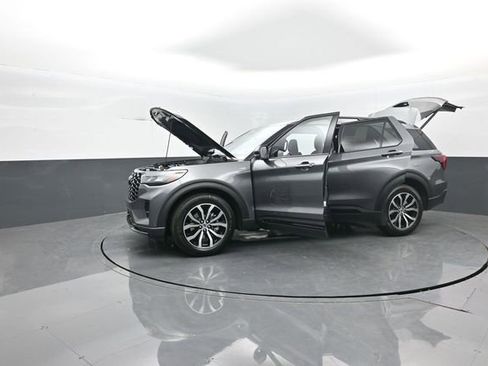 New 2026 Ford Explorer ST-Line image 38