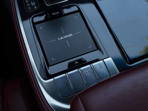 Used 2019 Lexus LS 500 F Sport w/ Accessory Package (Z2) AWD/4WD image 29