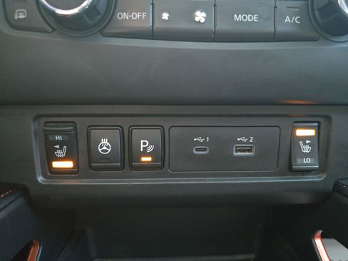 Used 2023 Nissan Frontier PRO-4X w/ Pro-4X Premium Package image 28