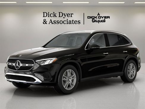 Used 2025 Mercedes-Benz GLC 300 image 28