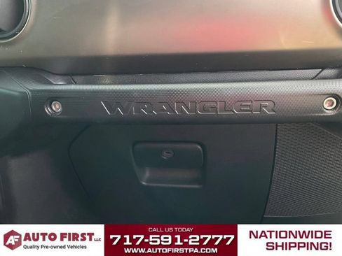 Used 2018 Jeep Wrangler Unlimited Sport S AWD/4WD image 18