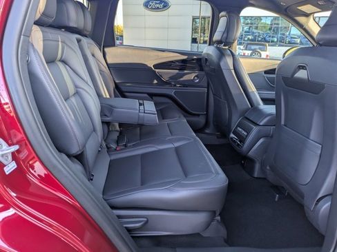 Used 2025 Lincoln Nautilus Premier w/ Equipment Group 102A image 19