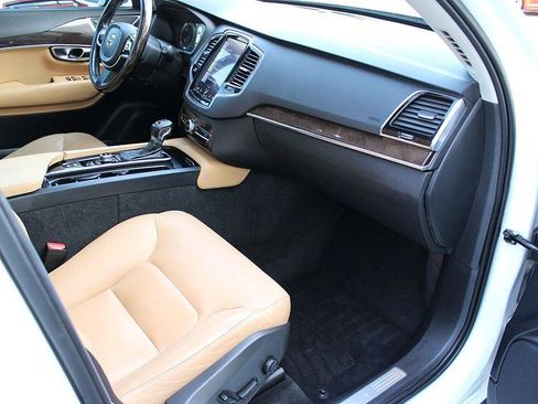 Used 2016 Volvo XC90 T6 Momentum image 29