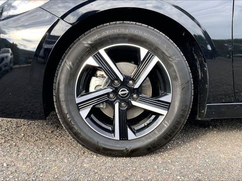 Used 2024 Nissan Sentra SV FWD image 9