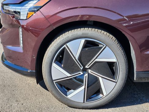 New 2025 Volvo EX90 Ultra image 11