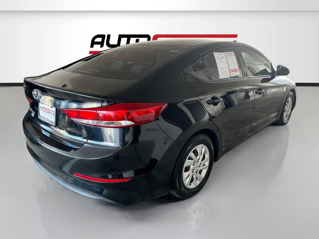 Used 2018 Hyundai Elantra SE w/ Cargo Package FWD image 7