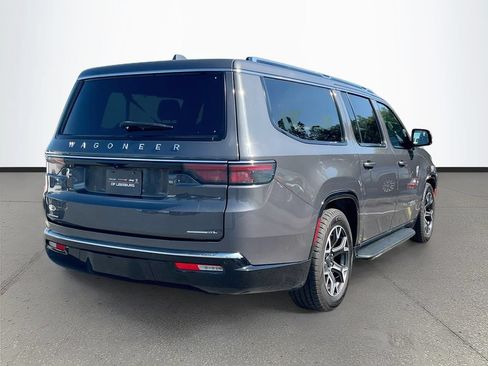 Certified 2023 Jeep Wagoneer L Series III w/ Preferred Equipment Group AWD/4WD image 7