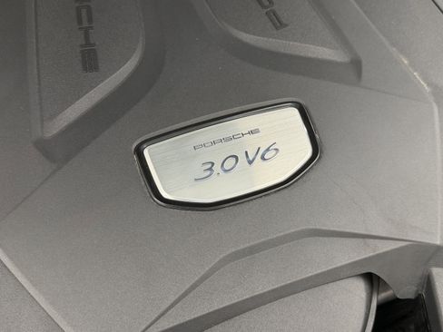 Certified 2023 Porsche Cayenne AWD/4WD image 61