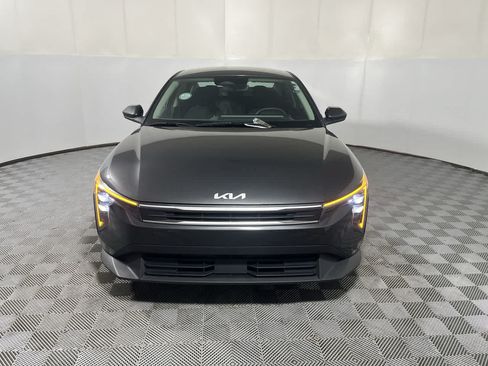 Used 2025 Kia K4 FWD image 3
