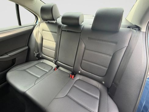 Used 2018 Volkswagen Jetta SE FWD image 15