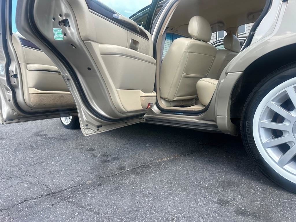 Used 2006 Lincoln Town Car Signature RWD image 23