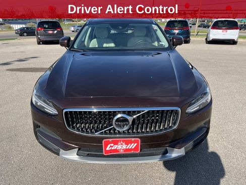 Used 2017 Volvo V90 T6 Cross Country AWD/4WD image 9