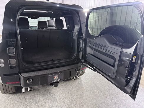 Used 2023 Land Rover Defender 110 V8 AWD/4WD image 45