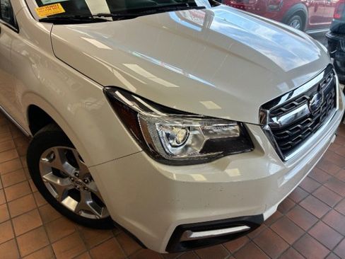 Used 2018 Subaru Forester 2.5i Touring image 2