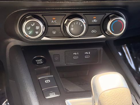 Used 2025 Nissan Kicks SV w/ Illumination Package FWD image 27