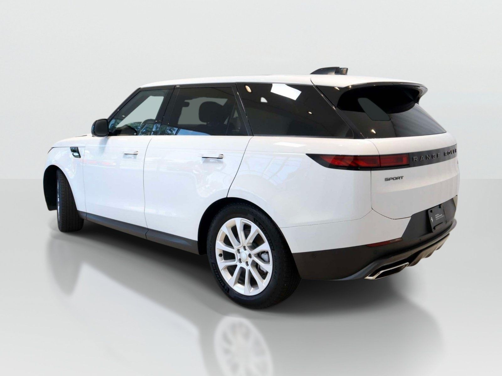 Used 2023 Land Rover Range Rover Sport SE AWD/4WD image 2