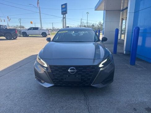 Used 2023 Nissan Altima 2.5 SR image 2