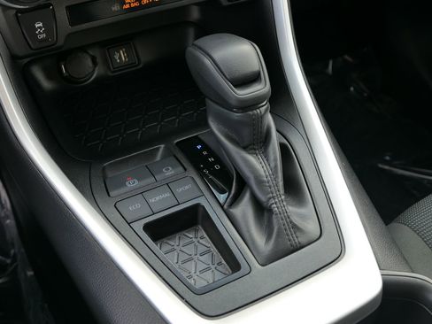 Used 2025 Toyota RAV4 LE image 23