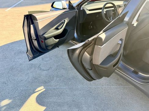 Used 2025 Tesla Model 3 RWD image 34