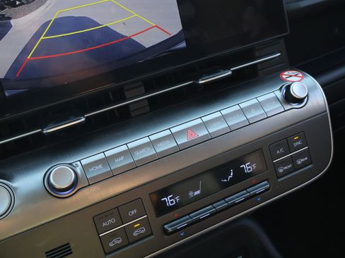 Used 2025 Hyundai Kona SEL image 24