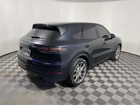 Used 2023 Porsche Cayenne S Platinum image 7