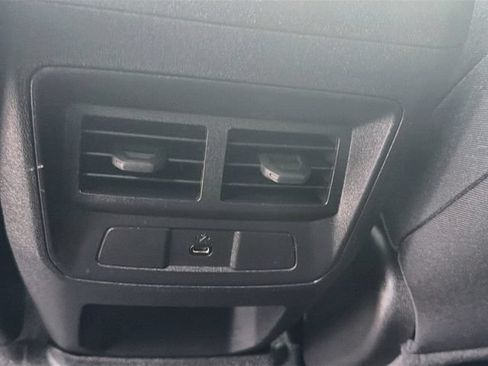 Used 2024 Chevrolet Colorado LT w/ LT Convenience Package II AWD/4WD image 18