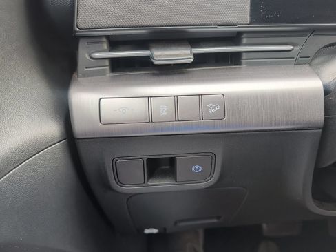 Used 2025 Hyundai Kona SEL FWD image 14