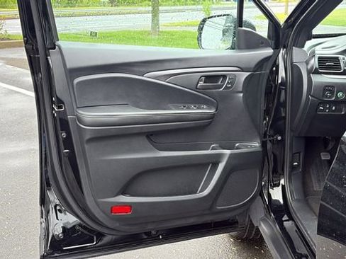 Used 2025 Honda Passport EX-L image 8