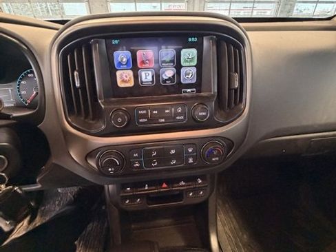 Used 2016 Chevrolet Colorado Z71 w/ Z71 Midnight Edition image 10