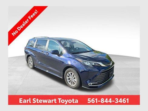 Certified 2024 Toyota Sienna XLE image 1
