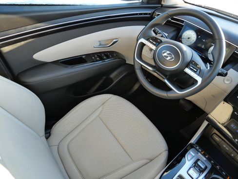 Certified 2023 Hyundai Tucson Limited image 9