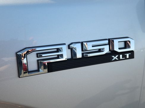 Used 2015 Ford F150 XLT w/ Equipment Group 301A Mid AWD/4WD image 6