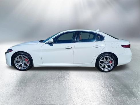 Used 2019 Alfa Romeo Giulia Ti AWD/4WD image 2