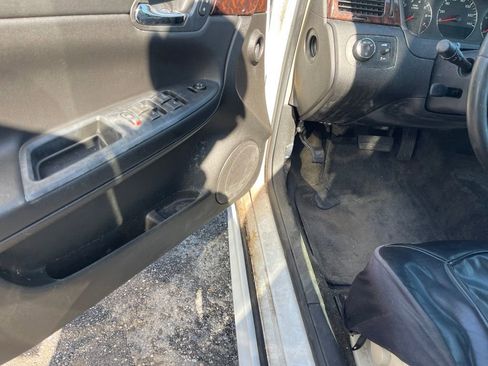 Used 2012 Chevrolet Impala LT FWD image 5