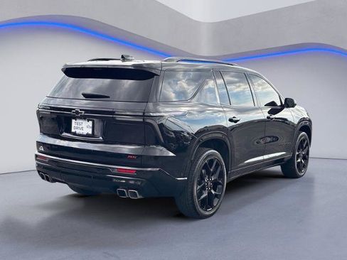 Used 2024 Chevrolet Traverse RS w/ LPO, Floor Liner Package AWD/4WD image 6
