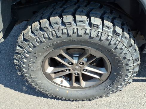 Used 2018 Jeep Wrangler Unlimited Sport AWD/4WD image 5