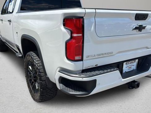 Used 2025 Chevrolet Silverado 2500 High Country w/ Technology Package AWD/4WD image 38