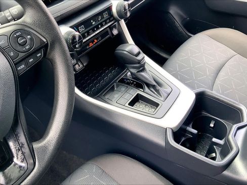 Used 2025 Toyota RAV4 XLE FWD image 16