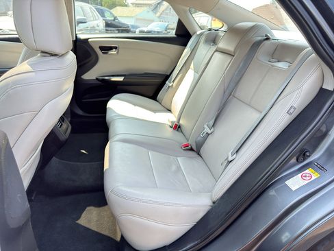 Used 2018 Toyota Avalon Touring FWD image 15