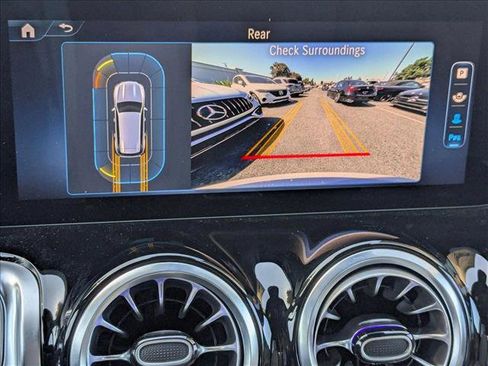 New 2025 Mercedes-Benz GLB 250 image 12