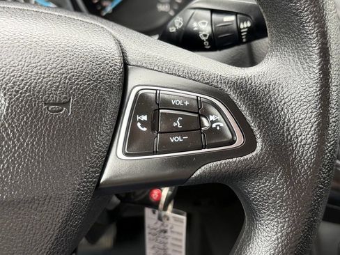 Used 2016 Ford Focus SE w/ Reverse Sensing Package FWD image 30